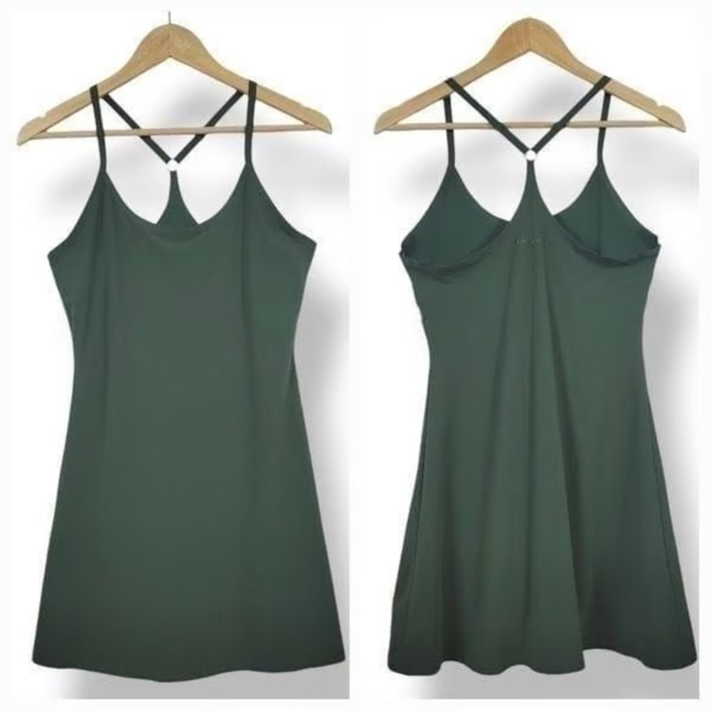 NWT Outdoor Voices The Exercise Dress Evergreen size S/M built in shorts/pockets - Picture 2 of 13